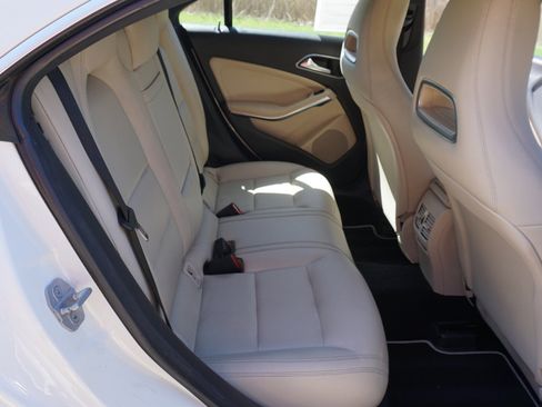 Used 2015 Mercedes-Benz CLA 250 4dr Sdn CLA 250 FWD image 22