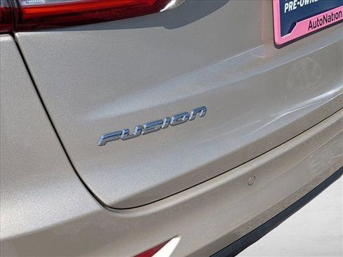 Used 2019 Ford Fusion SE FWD image 13