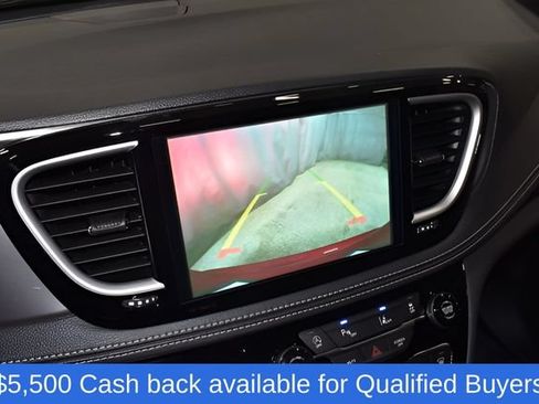 New 2026 Chrysler Pacifica Select w/ S Appearance Package FWD image 15