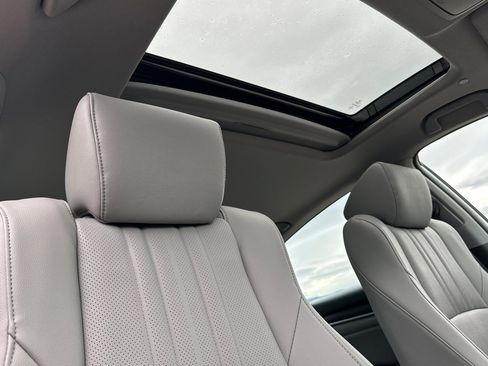 Used 2019 Honda Accord Touring image 18