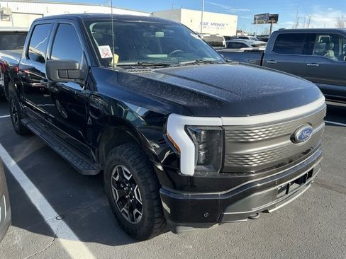 Used 2023 Ford F150 Lightning XLT image 4