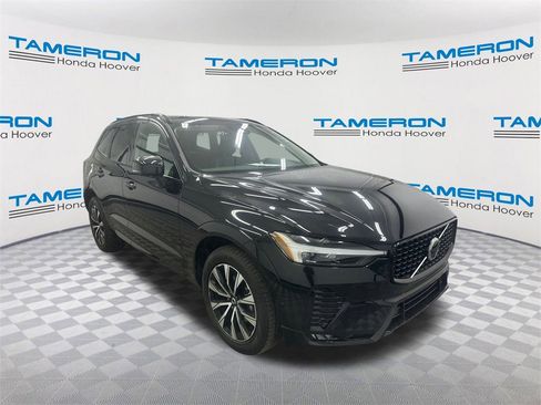 Used 2024 Volvo XC60 B5 Plus image 7