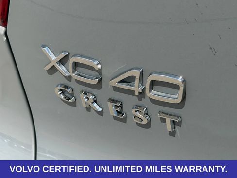 Certified 2026 Volvo XC40 B5 Plus AWD/4WD image 9