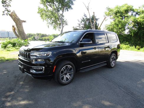 Used 2024 Jeep Wagoneer Series II AWD/4WD image 44