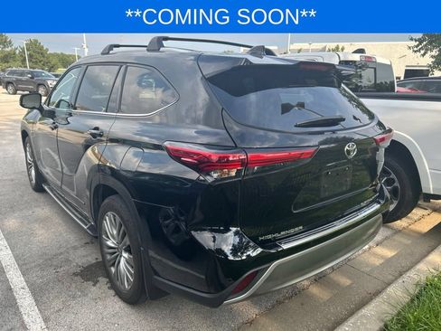 Used 2022 Toyota Highlander Platinum AWD/4WD image 5