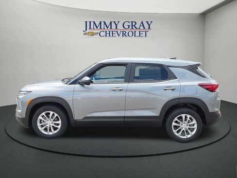 New 2026 Chevrolet TrailBlazer LS w/ LS Convenience Package FWD image 2