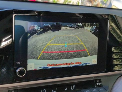 Used 2025 Toyota Camry SE FWD image 18
