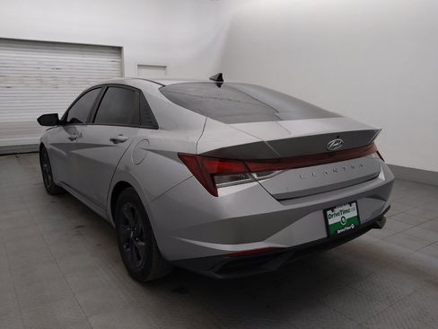 Used 2022 Hyundai Elantra SEL w/ Cargo Package FWD image 5
