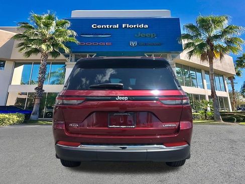 Certified 2024 Jeep Grand Cherokee Laredo AWD/4WD image 6