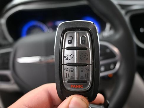 Used 2024 Chrysler Pacifica Touring-L FWD image 47