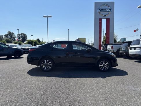 Used 2025 Nissan Versa SV w/ Trunk Package FWD image 9