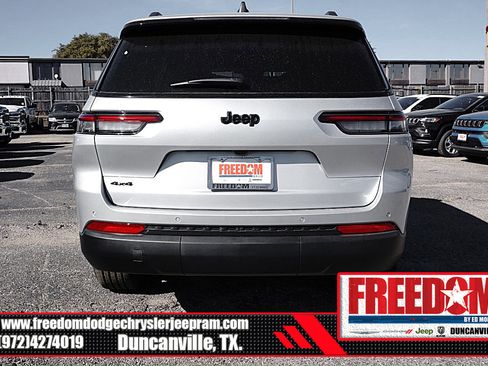 New 2025 Jeep Grand Cherokee L Altitude image 4