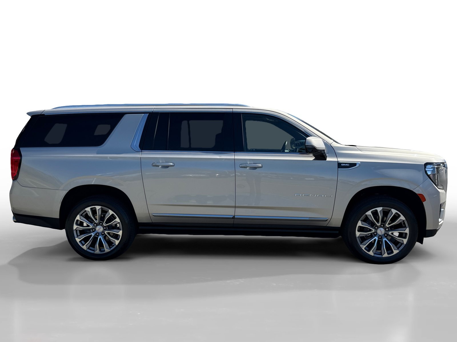 Used 2021 GMC Yukon XL Denali w/ Denali Ultimate Package AWD/4WD image 6