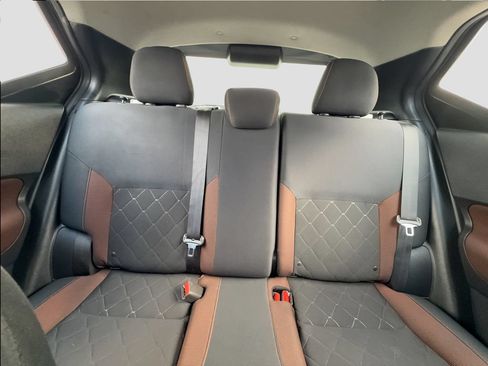 Used 2018 Nissan Kicks SR FWD image 20