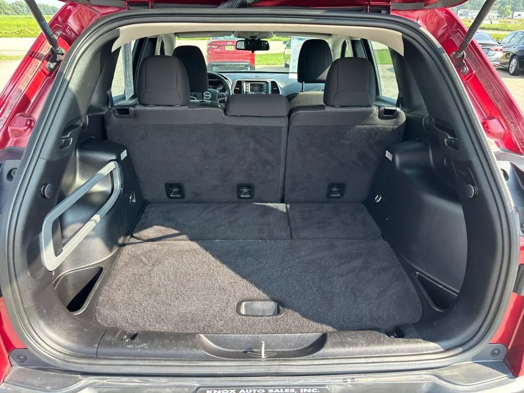 Used 2016 Jeep Cherokee Sport FWD image 21