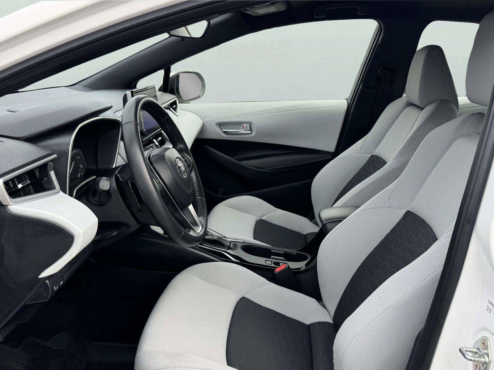 Used 2024 Toyota Corolla SE FWD image 13