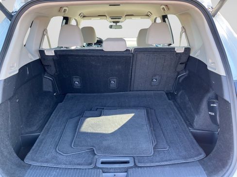 Used 2025 Nissan Rogue SV AWD/4WD image 10