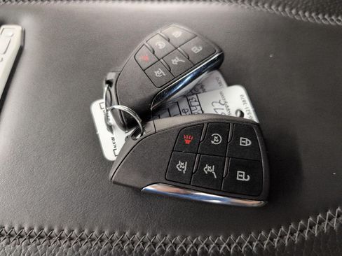 Used 2025 GMC Yukon XL Denali AWD/4WD image 27