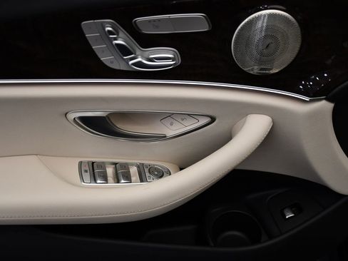 Used 2023 Mercedes-Benz E 450 4MATIC Sedan image 40