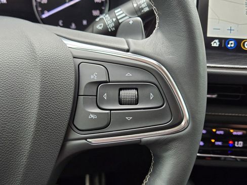 Used 2022 Buick Envision Essence w/ Technology Package I image 29