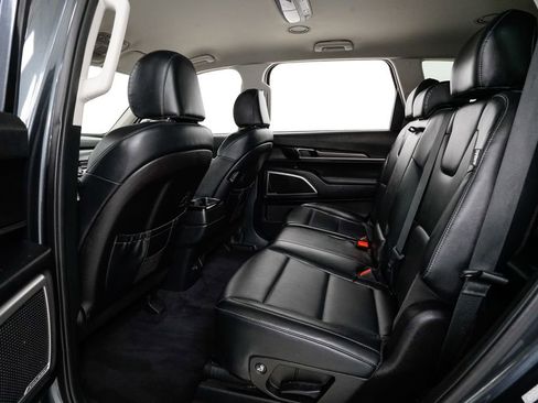 Certified 2023 Kia Telluride LX image 25