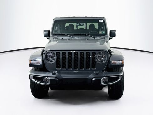 Used 2023 Jeep Gladiator Sport AWD/4WD image 2
