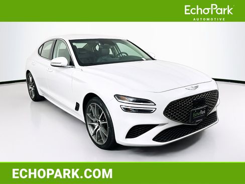 Used 2025 Genesis G70 2.5T image 1