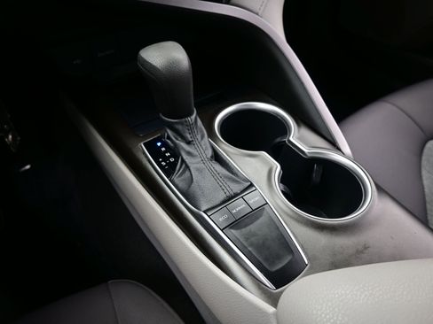 Used 2022 Toyota Camry LE FWD image 21