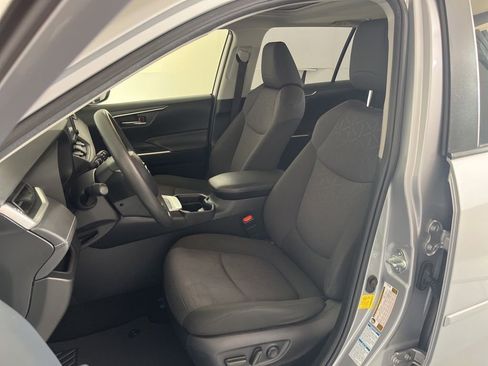 Used 2019 Toyota RAV4 XLE w/ Convenience Package AWD/4WD image 19