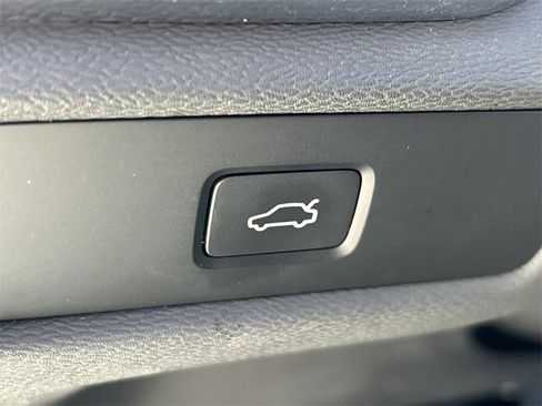 Used 2024 Volvo S60 B5 Core image 27