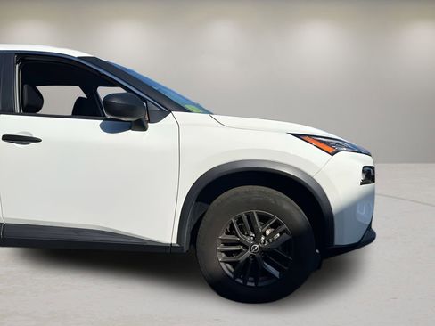 Used 2022 Nissan Rogue S FWD image 27