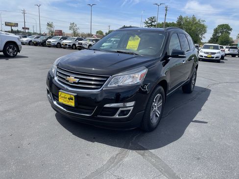 Used 2017 Chevrolet Traverse LT AWD/4WD image 4