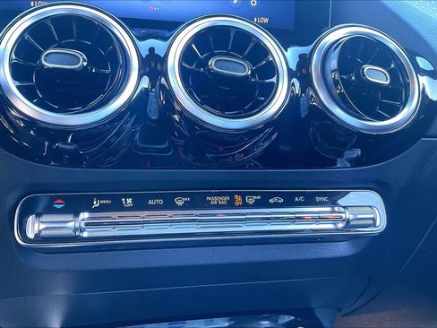 Used 2025 Mercedes-Benz GLA 250 image 32