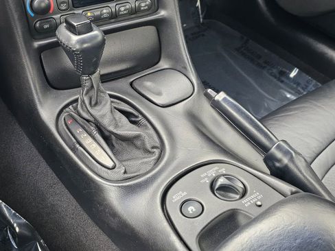 Used 2002 Chevrolet Corvette Convertible w/ Preferred Equipment Group2 image 26