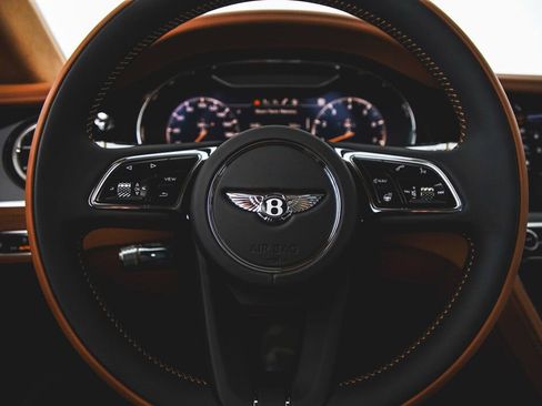 Used 2024 Bentley Continental GT image 19