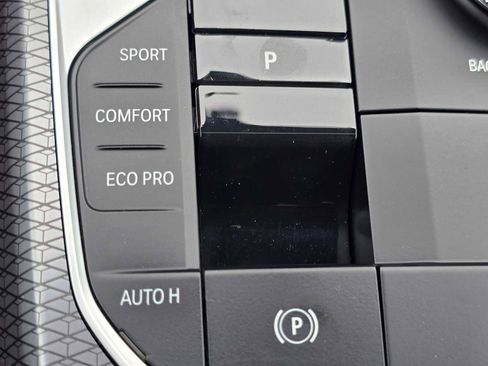 Used 2025 BMW 330i xDrive Sedan w/ M Sport Package image 35