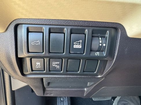 Used 2019 Subaru Ascent Premium AWD/4WD image 24