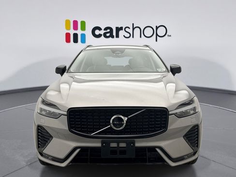 Used 2025 Volvo XC60 B5 Ultra w/ Climate Package image 5