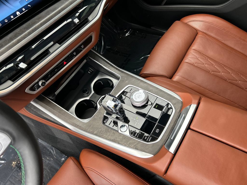 Used 2025 BMW ALPINA XB7 AWD/4WD image 22
