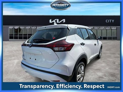 Used 2021 Nissan Kicks S image 2