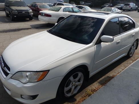 Used 2009 Subaru Legacy 2.5i Limited image 2