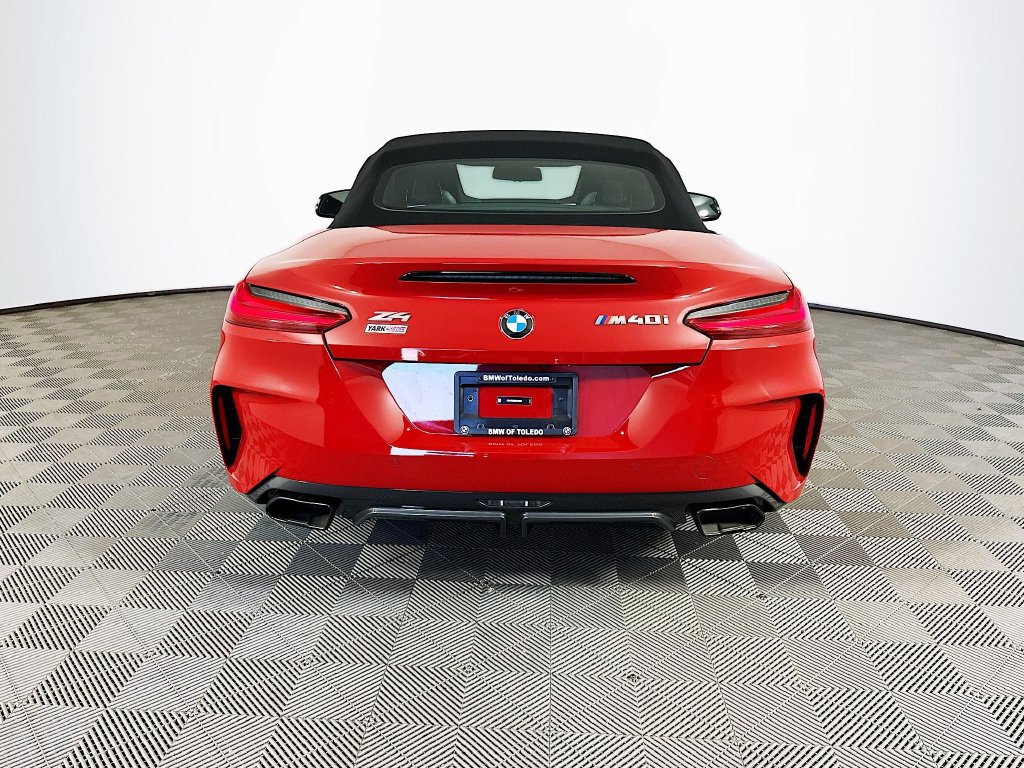 Used 2025 BMW Z4 M40i w/ Premium Package RWD image 8