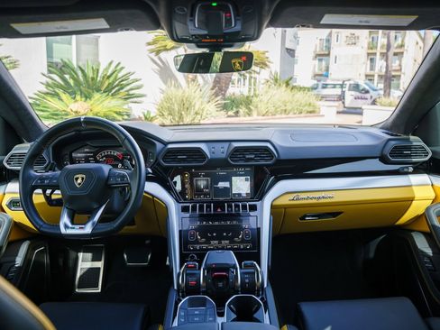 Used 2024 Lamborghini Urus S image 7