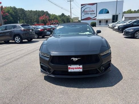 Used 2025 Ford Mustang Premium RWD image 5