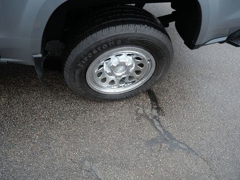 Used 2023 Chevrolet Colorado W/T image 33