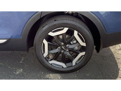 Used 2024 Kia Telluride EX w/ EX Captain's Chair Package AWD/4WD image 13