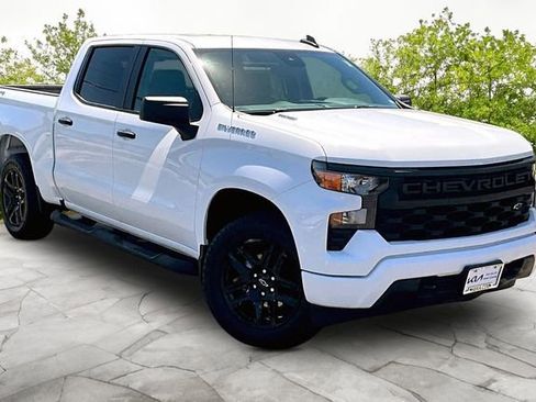 Used 2025 Chevrolet Silverado 1500 Custom w/ Turbomax Blackout Package AWD/4WD image 10