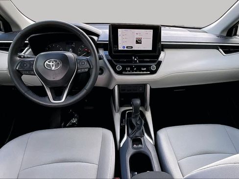 Used 2024 Toyota Corolla Cross LE FWD image 14