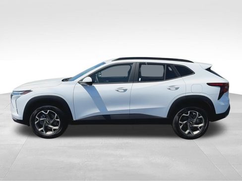 New 2026 Chevrolet Trax LT w/ Driver Confidence Package FWD image 5