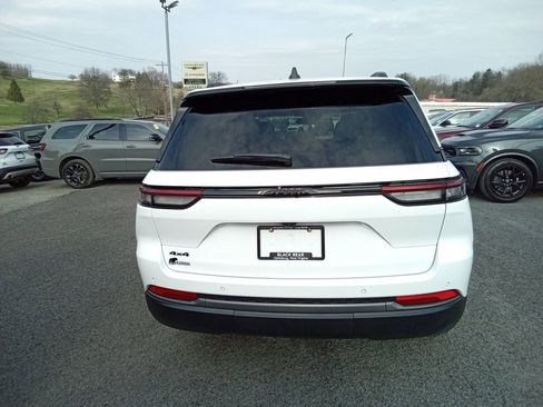 New 2026 Jeep Grand Cherokee Limited w/ Limited Altitude Package AWD/4WD image 5